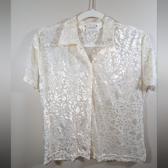 Vintage short sleeve button up w/ floral flocking - Picture 2 of 4